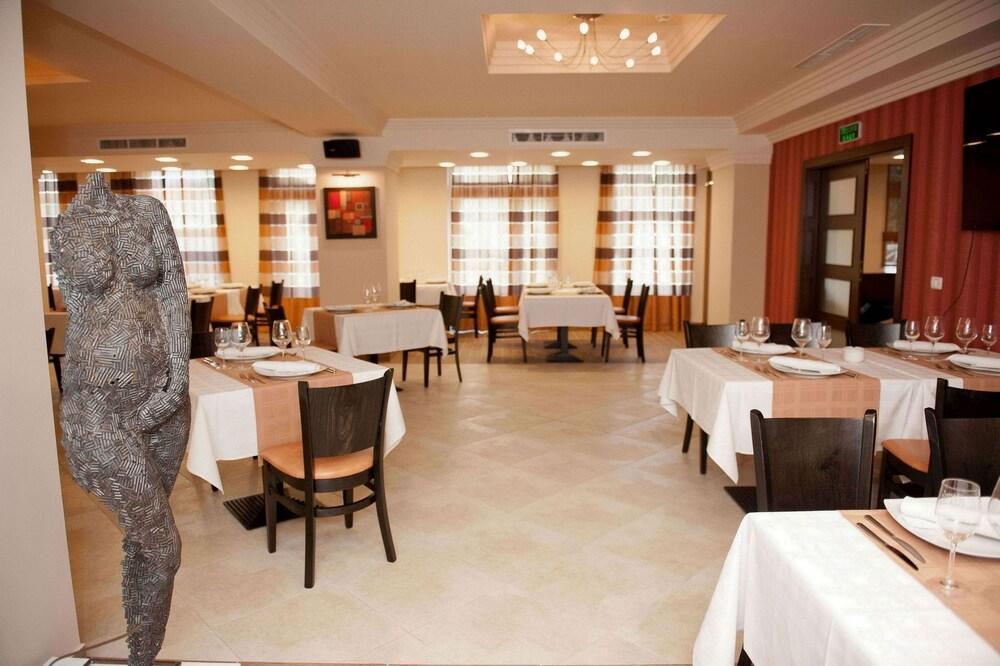 Hotel Check Inn Timisoara Ngoại thất bức ảnh