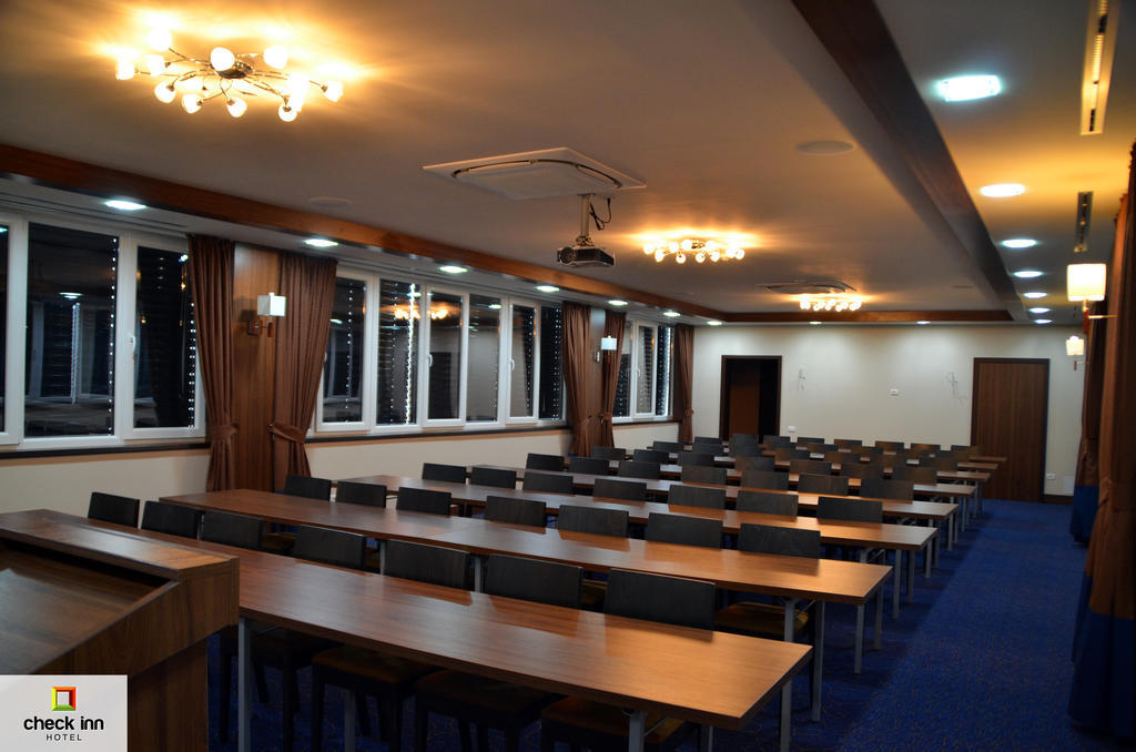 Hotel Check Inn Timisoara Ngoại thất bức ảnh