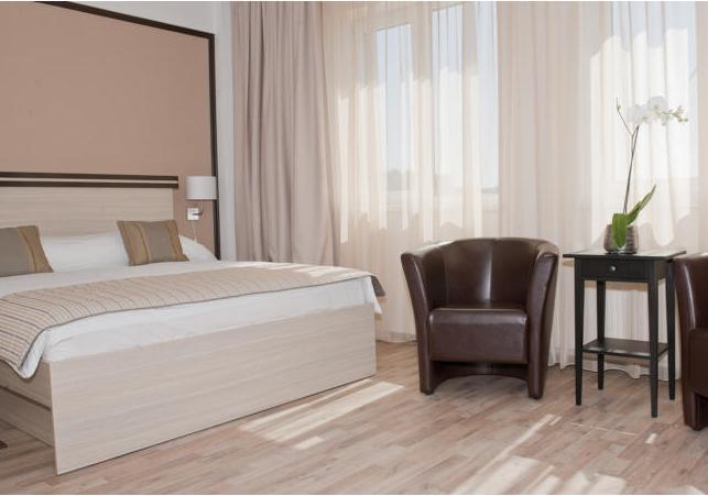 Hotel Check Inn Timisoara Ngoại thất bức ảnh