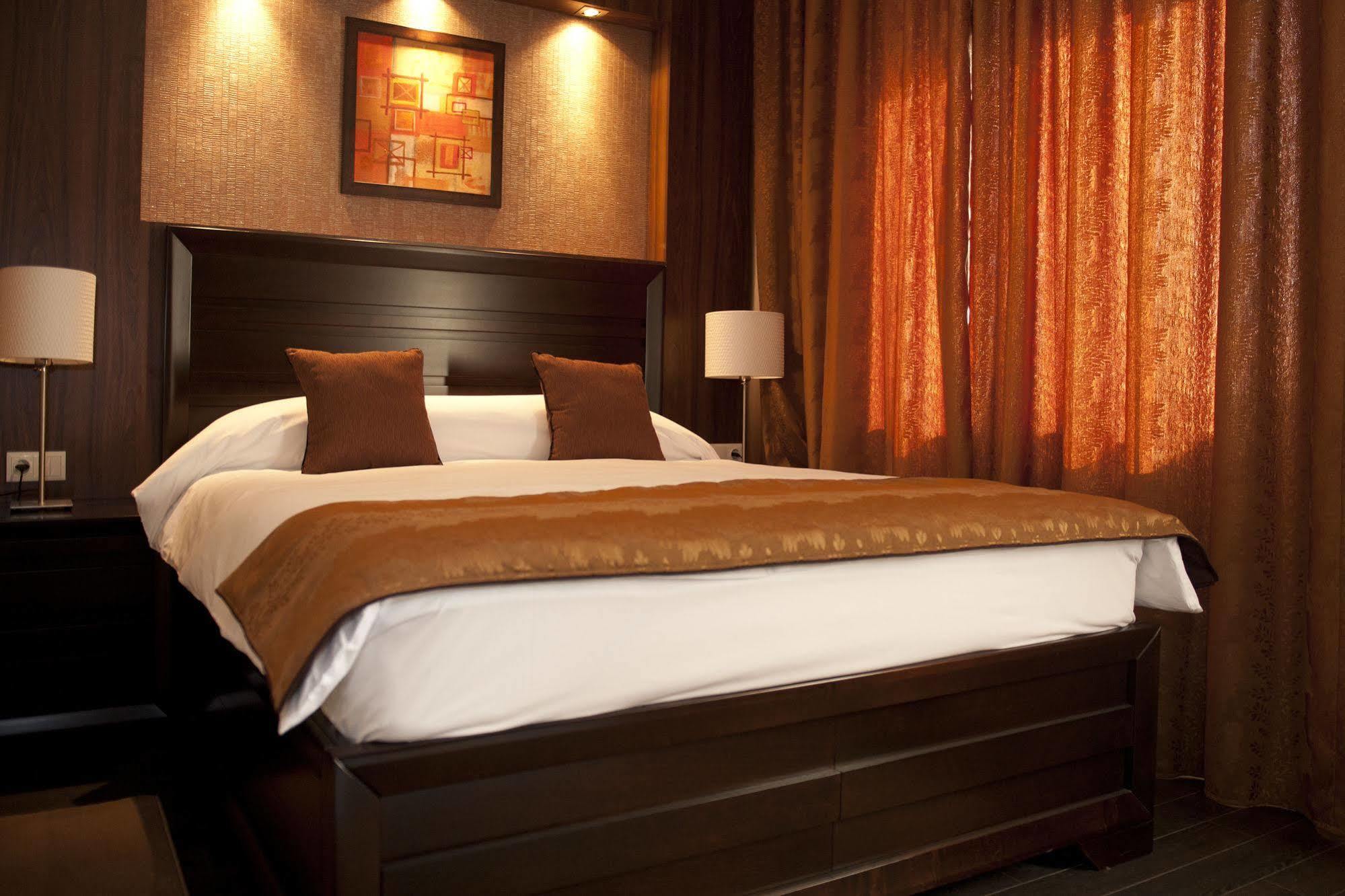 Hotel Check Inn Timisoara Ngoại thất bức ảnh